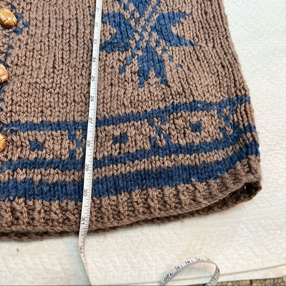 ♥️SOLD♥️RARE! Vintage Handmade Hand Knit Brown Wool Button Front Cardigan - Picture 6 of 7